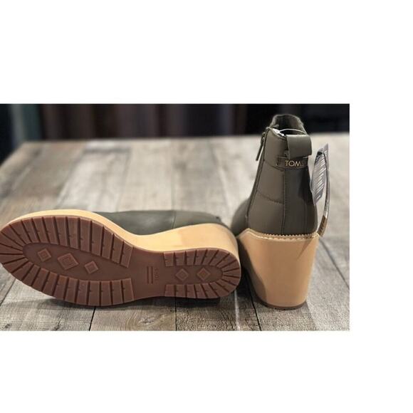 TOMS Raven Wedge Bootie in Olive Size 6 NWT - Picture 6 of 16